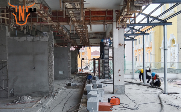 �Ϻ����ι���AGͨ���ͷ�ˮͿ����ˢ�����������?